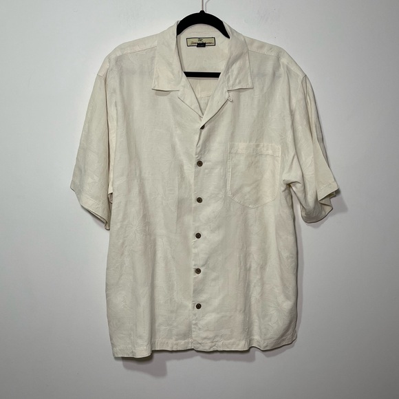 Tommy Bahama Other - Tommy bahama men cream Hawaiian floral 100% silk button down short sleeve top L